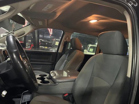 Used 2015 RAM 3500 Tradesman w/ Chrome Appearance Group image 18