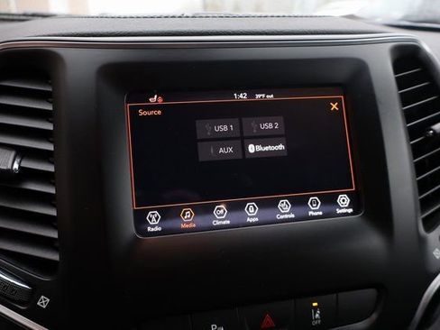 Used 2021 Jeep Cherokee Latitude Lux image 18