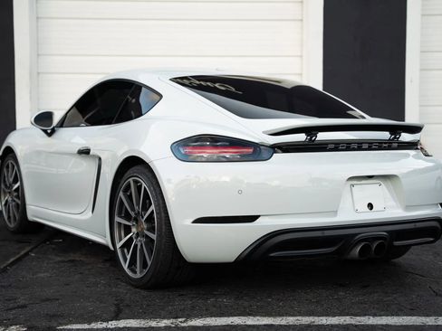 Used 2019 Porsche 718 Cayman w/ Sport Chrono Package RWD image 6