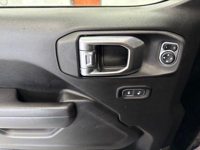 Used 2022 Jeep Gladiator Sport AWD/4WD image 22