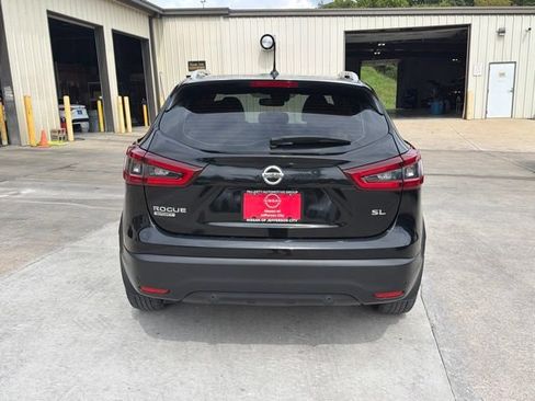 Used 2022 Nissan Rogue Sport SL w/ Premium Package FWD image 4