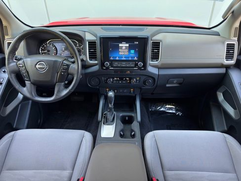 Used 2022 Nissan Frontier SV image 10
