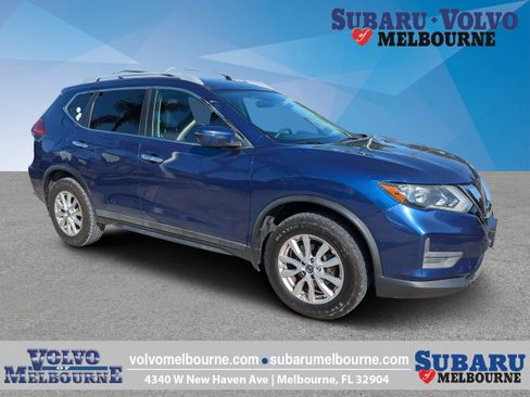 Used 2017 Nissan Rogue SV AWD/4WD image 1
