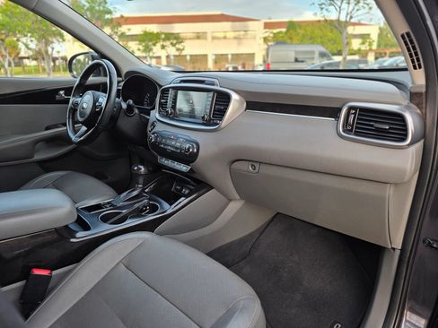 Used 2016 Kia Sorento EX w/ EX Touring Package FWD image 10