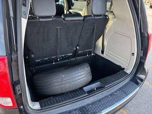 Used 2017 Dodge Grand Caravan SXT image 26