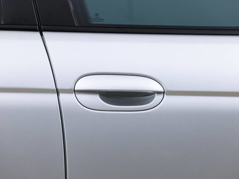 Used 2003 BMW M5 image 40