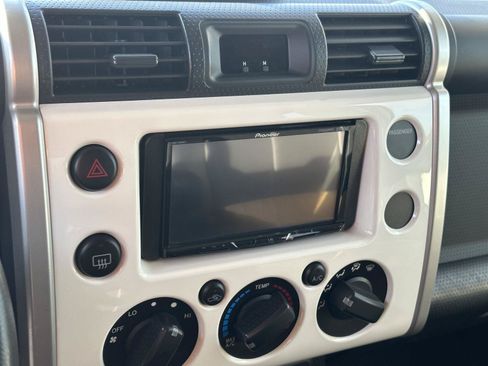 Used 2012 Toyota FJ Cruiser 4WD w/ Upgrade Pkg image 47
