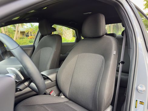 Used 2024 Hyundai Ioniq 6 SE RWD image 19