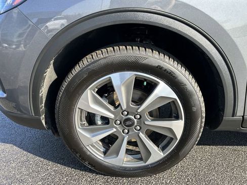 Used 2025 Ford Escape Platinum AWD/4WD image 16