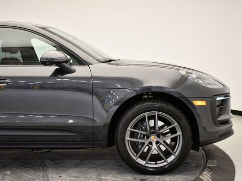Used 2025 Porsche Macan image 11