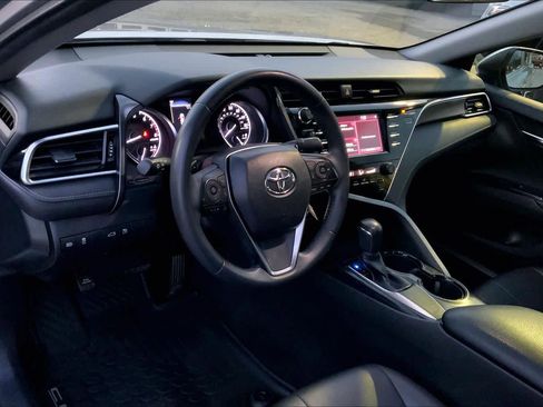 Used 2018 Toyota Camry SE image 18
