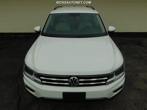 Used 2019 Volkswagen Tiguan SEL image 3