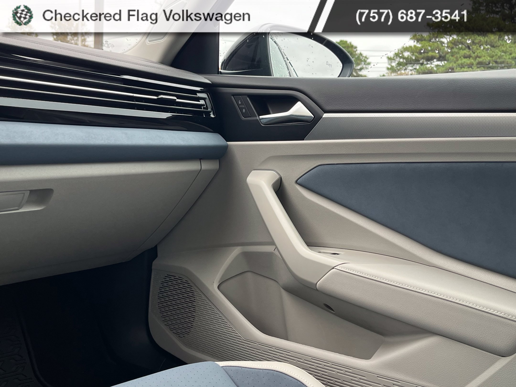 Used 2026 Volkswagen Jetta SE FWD image 32