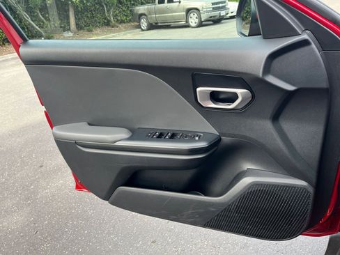 Used 2025 Kia K4 LXS image 18