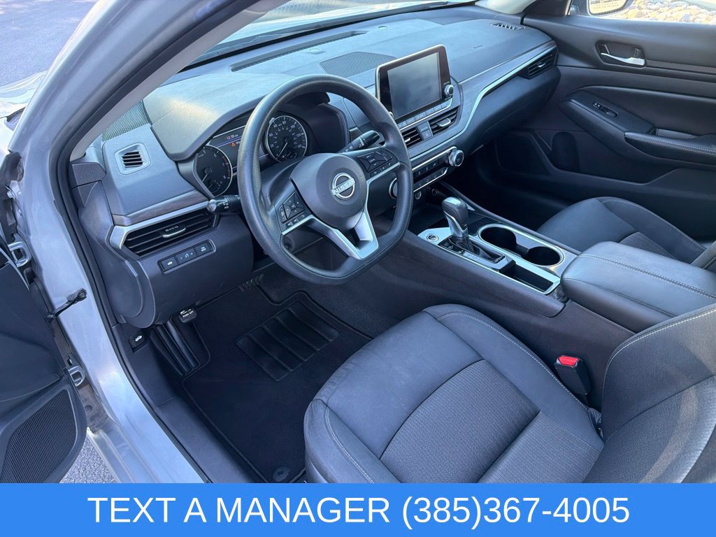 Used 2024 Nissan Altima 2.5 SV FWD image 12