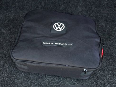 Used 2015 Volkswagen Golf S FWD image 25
