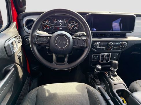 Used 2025 Jeep Gladiator Sport AWD/4WD image 16