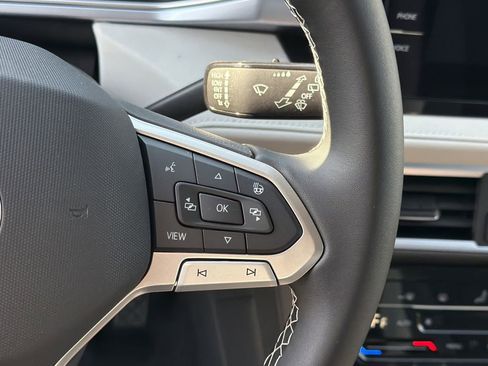 New 2026 Volkswagen Taos SE FWD image 27