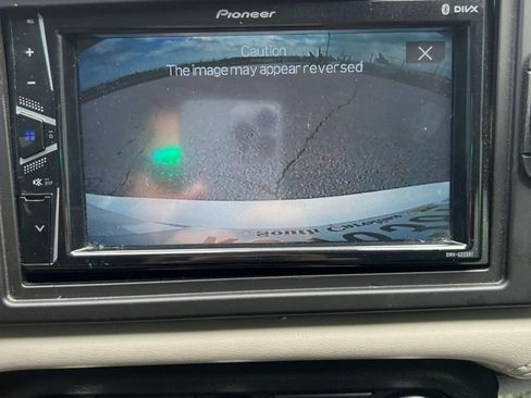 Used 2020 Nissan Versa SV w/ Electronics Package FWD image 12