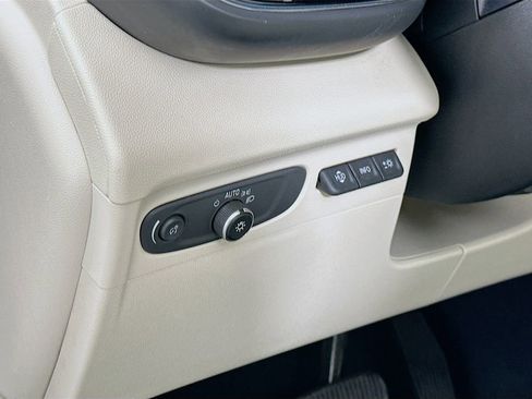 Used 2022 Buick Envision Avenir w/ Technology Package II image 10