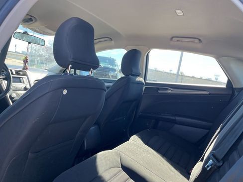 Used 2018 Ford Fusion SE image 5