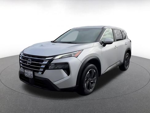 Used 2025 Nissan Rogue SV FWD image 7