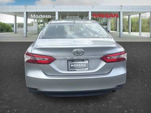 Used 2020 Toyota Camry LE FWD image 4