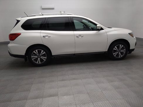 Used 2017 Nissan Pathfinder SL w/ SL Premium Package AWD/4WD image 10