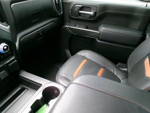 Used 2023 GMC Sierra 2500 AT4 AWD/4WD image 16