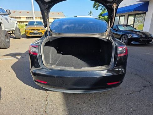 Used 2019 Tesla Model 3 Standard Range Plus image 9