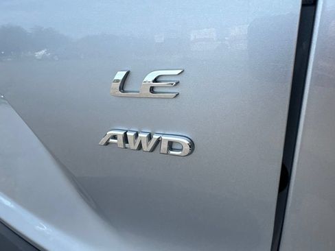 Used 2025 Toyota Corolla Cross LE AWD/4WD image 37
