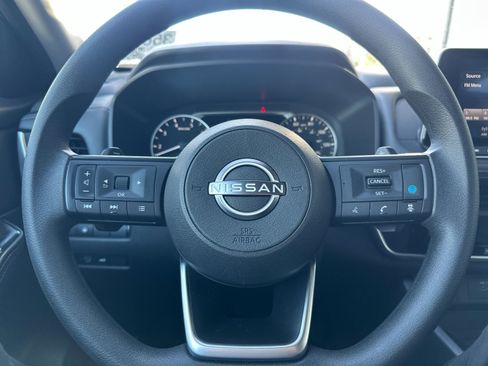 Used 2024 Nissan Rogue SV image 22