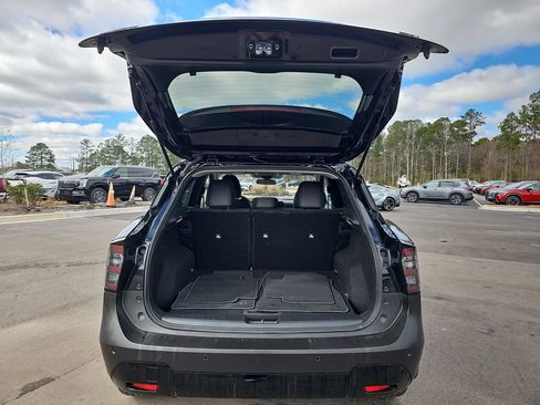 Used 2025 Nissan Kicks SR image 16