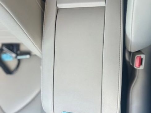 Used 2022 Toyota Highlander XLE image 14