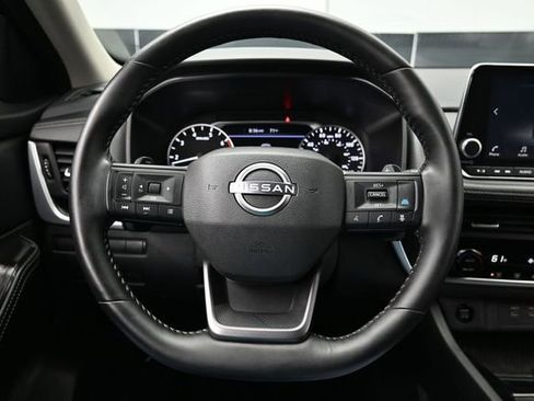 Used 2025 Nissan Rogue SV AWD/4WD image 28