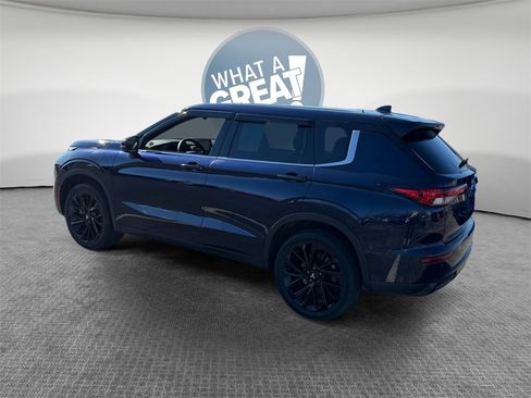 Used 2022 Mitsubishi Outlander SEL Black Edition image 6