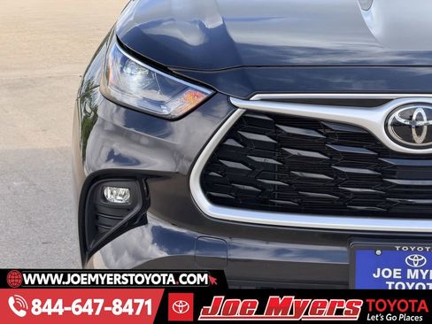 Used 2022 Toyota Highlander LE image 5