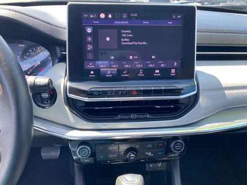 Used 2022 Jeep Compass Limited AWD/4WD image 11