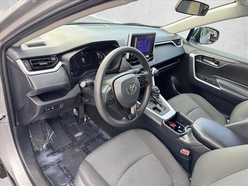 Used 2025 Toyota RAV4 XLE AWD/4WD image 11