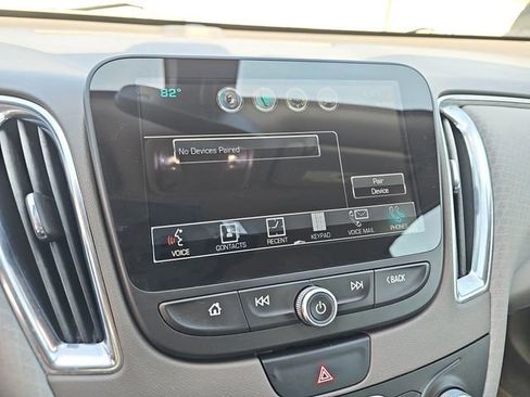 Used 2018 Chevrolet Malibu LT image 24