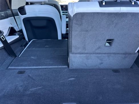 Used 2025 BMW X7 xDrive40i w/ Executive Package image 17