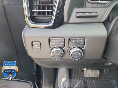Certified 2024 GMC Sierra 3500 Denali Ultimate AWD/4WD image 19