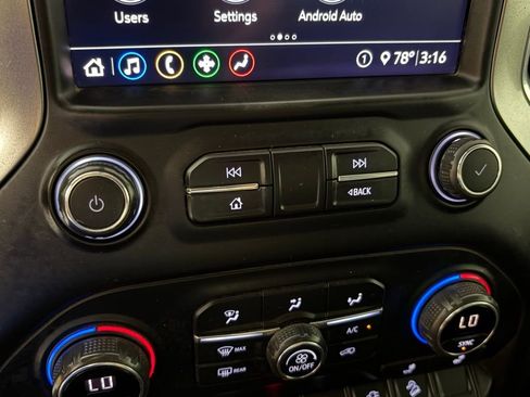 Used 2020 Chevrolet Silverado 2500 LT w/ Texas Edition image 28