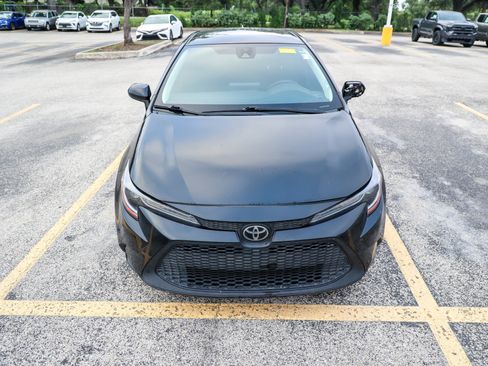 Used 2022 Toyota Corolla LE FWD image 4