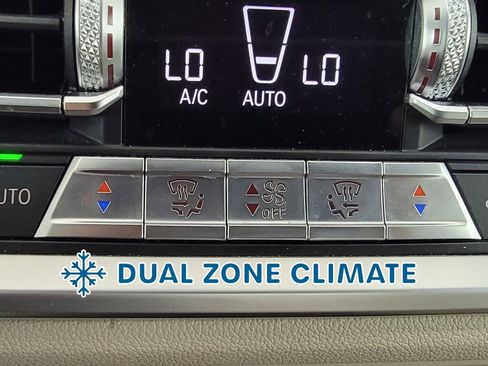 Used 2021 BMW 330i xDrive Sedan w/ Premium Package AWD/4WD image 25