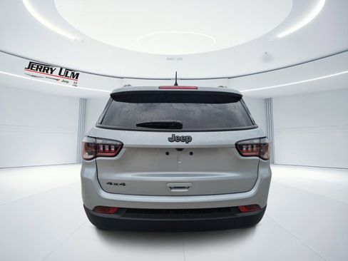 New 2026 Jeep Compass Latitude image 4