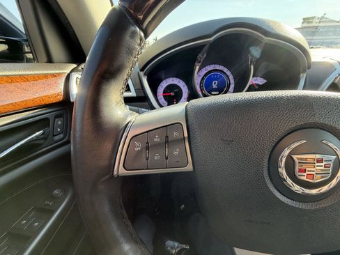 Used 2012 Cadillac SRX Luxury image 16