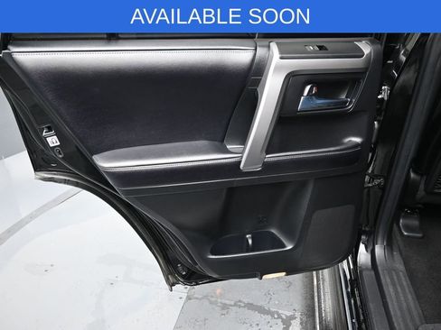Used 2017 Toyota 4Runner Limited AWD/4WD image 31
