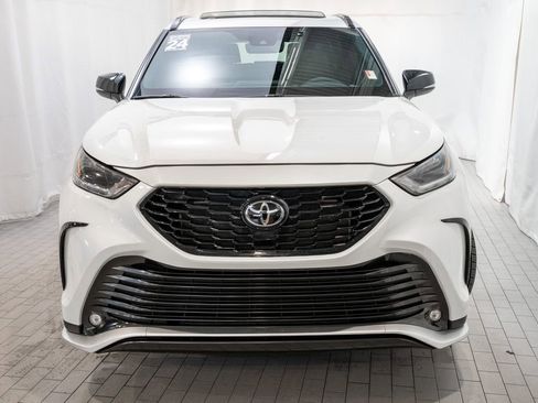 Used 2024 Toyota Highlander XSE image 2