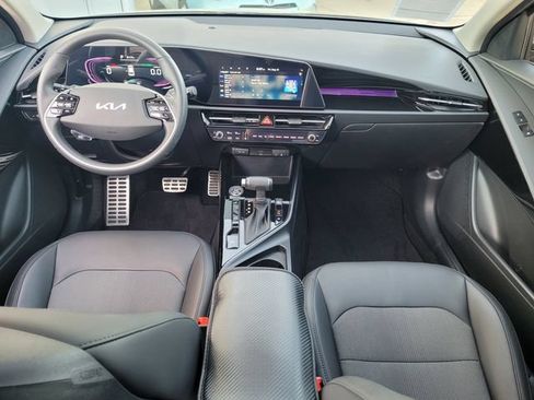 Certified 2025 Kia Niro EX Touring FWD image 17
